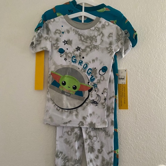 Star Wars the Mandalorian Pijama sets NEW - Picture 2 of 5